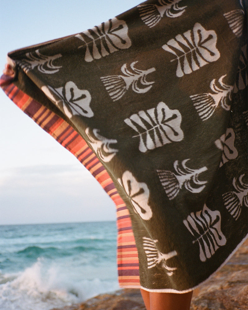 Kip&Co x The Vista Tulip Terry Bath Sheet / Beach Towel