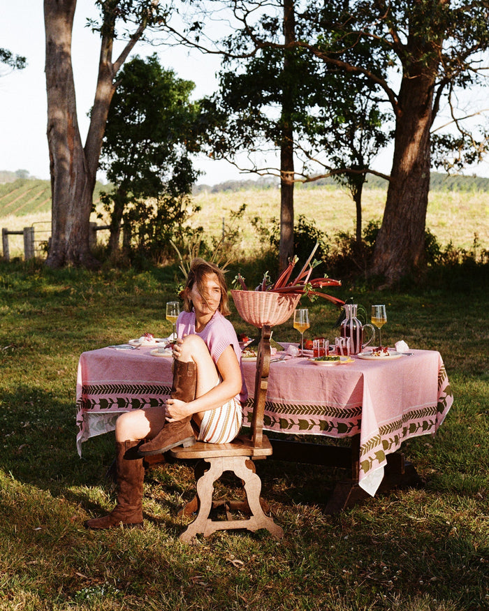 How to Dress a Spring Table Like Monique Stahl