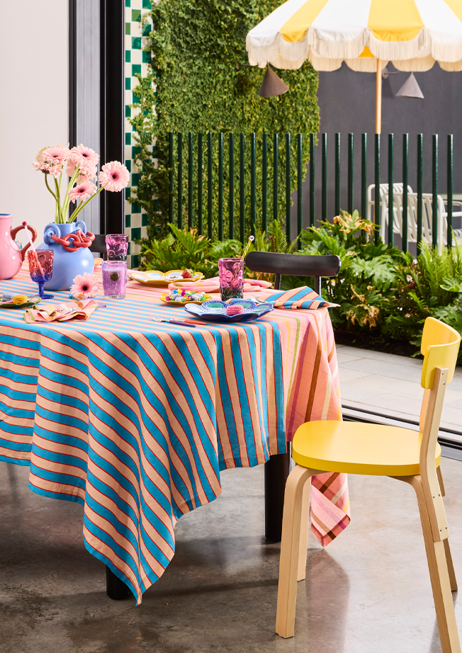 Kitchen & Dining