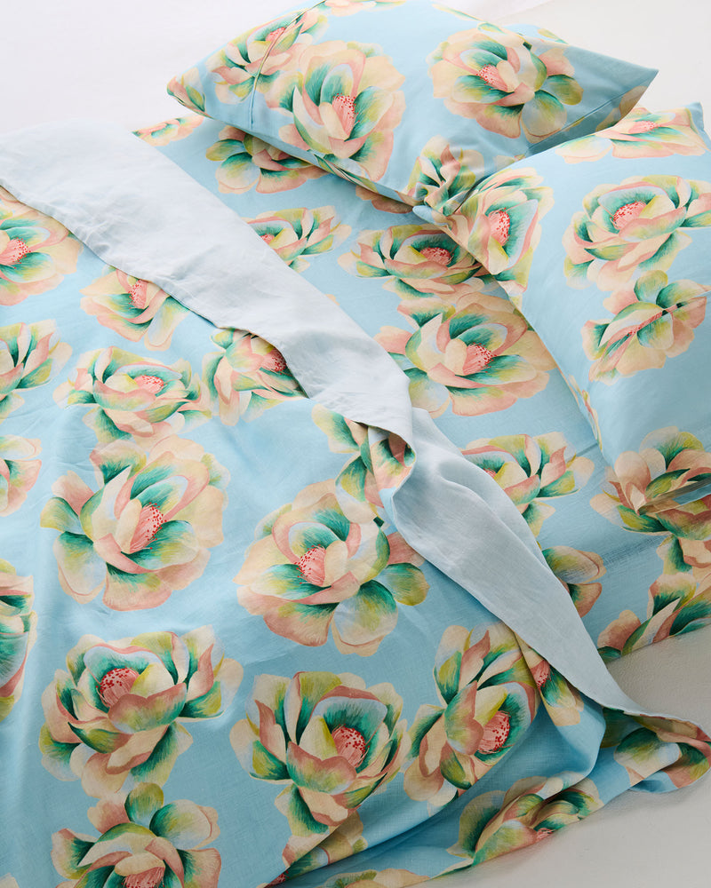 Big Beauty Floral Blue Linen Fitted Sheet