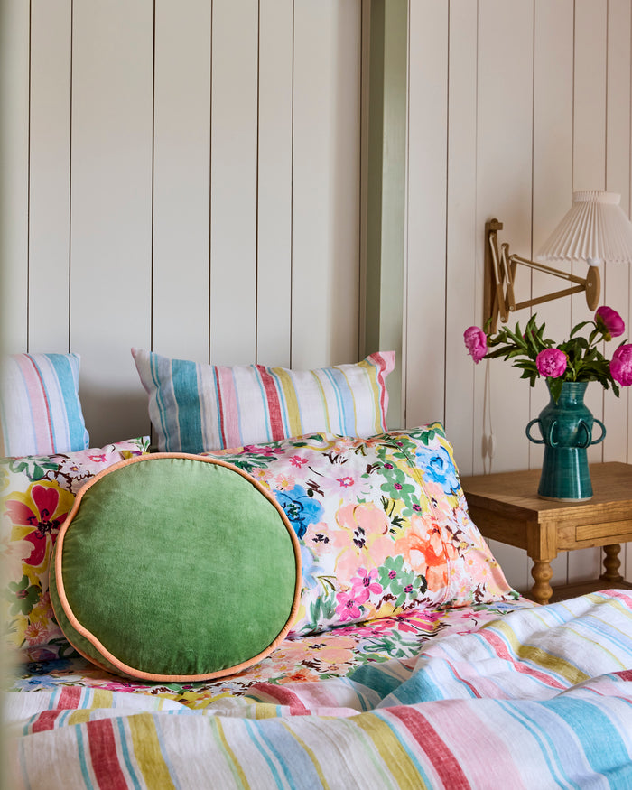 Pesto Velvet Pea Cushion