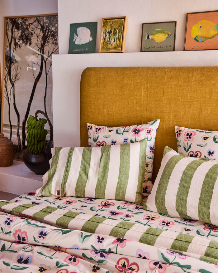 Pretty Pansy Organic Cotton Fitted Sheet