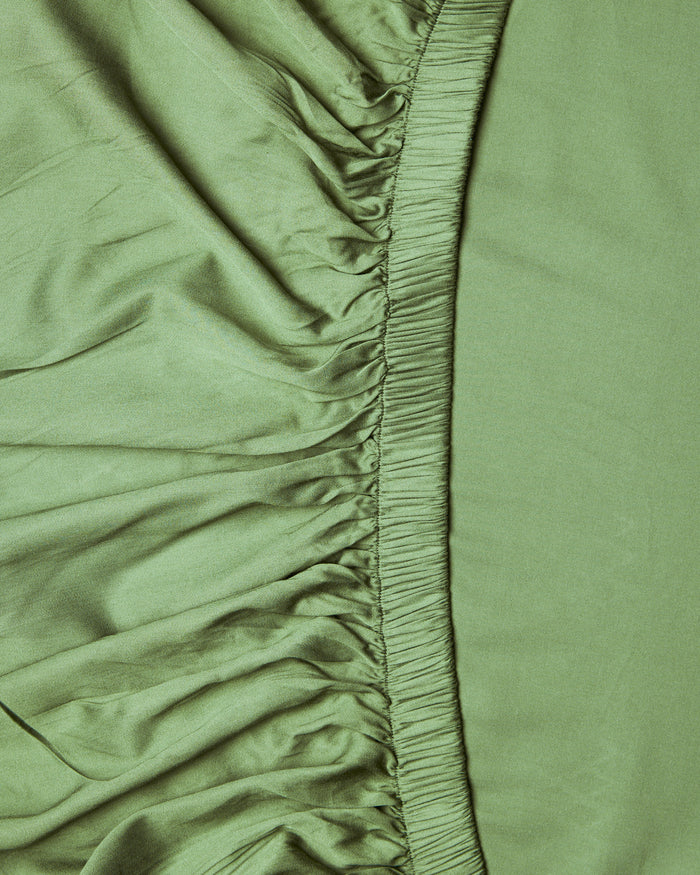 Glow In Avocado Bamboo Cotton Fitted Sheet