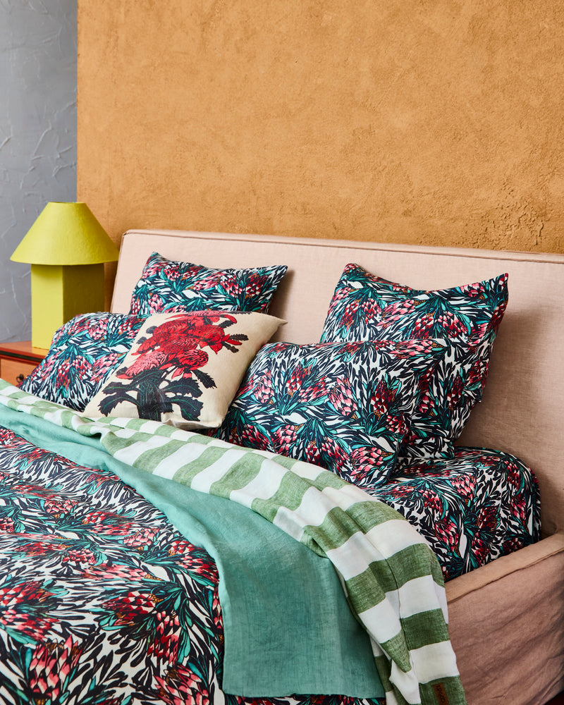 kip-co-x-margaret-preston-protea-party-linen-quilt-cover