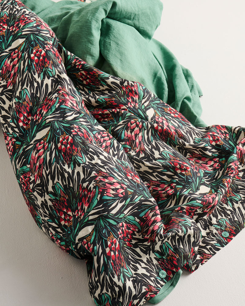 kip-co-x-margaret-preston-protea-party-linen-quilt-cover