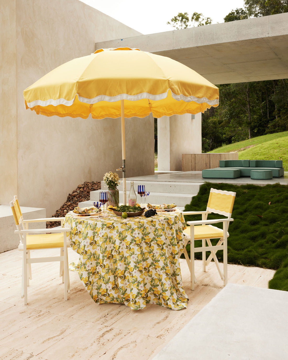 Summer Lily White Round Linen Tablecloth