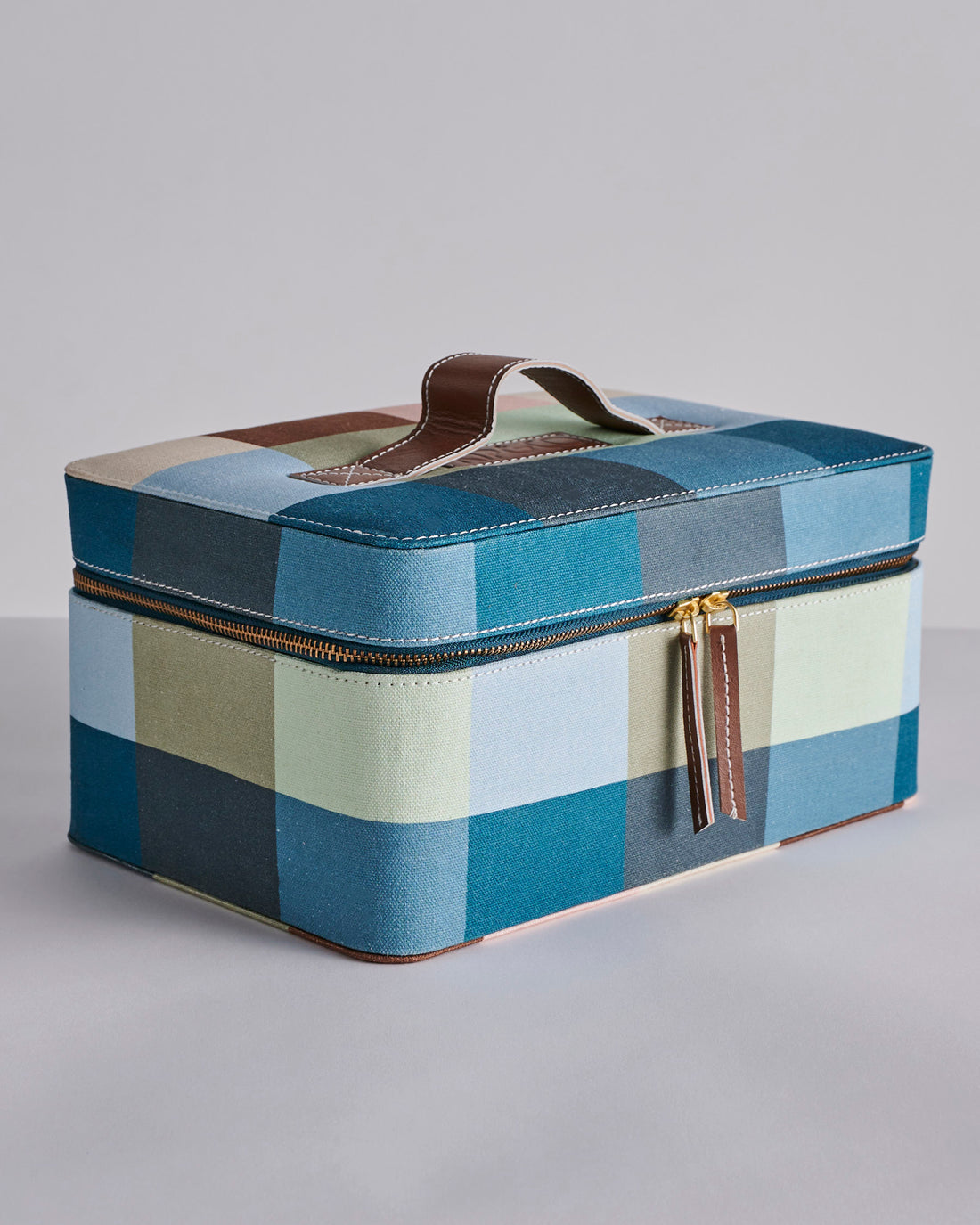 Woodlands Tartan Toiletry Case