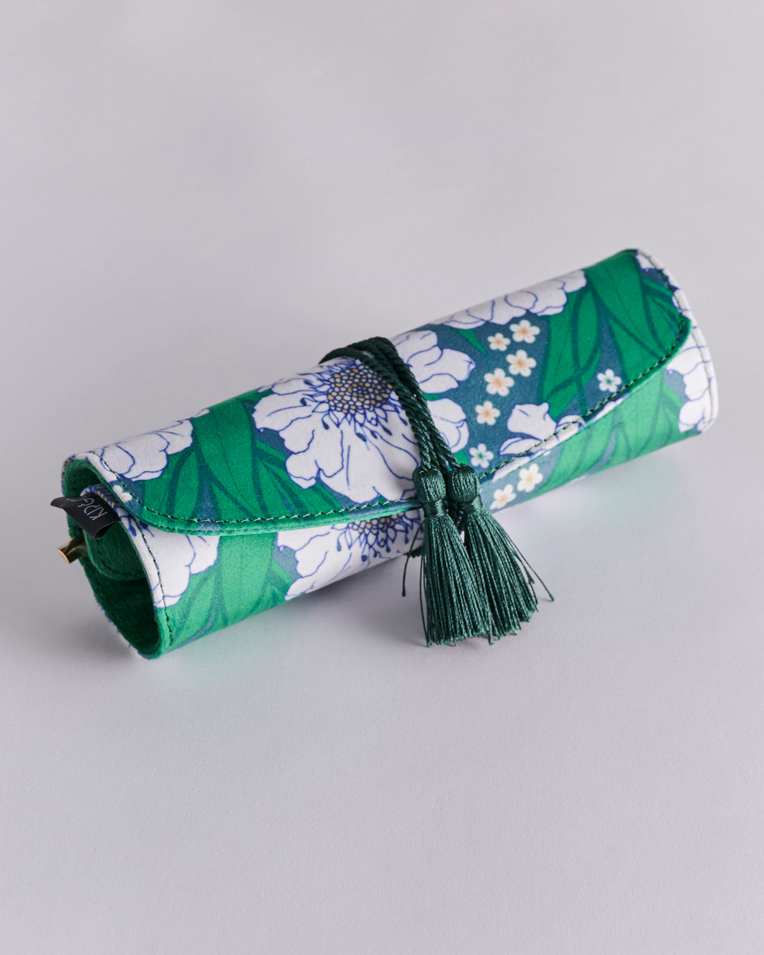 Tumbling Flowers Green Velvet Jewellery Roll