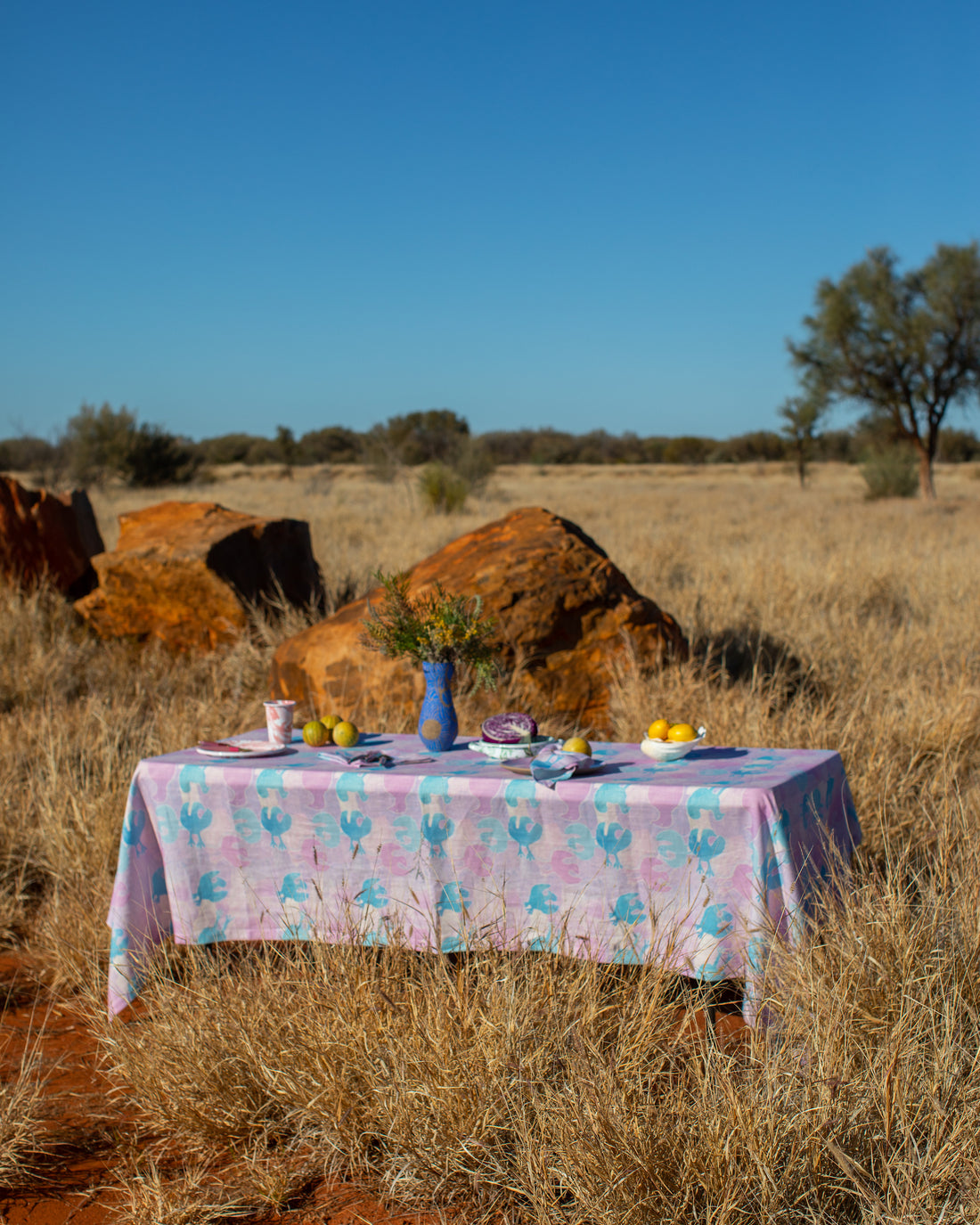 Tjulpu Kulunypa Rectangular Linen Tablecloth