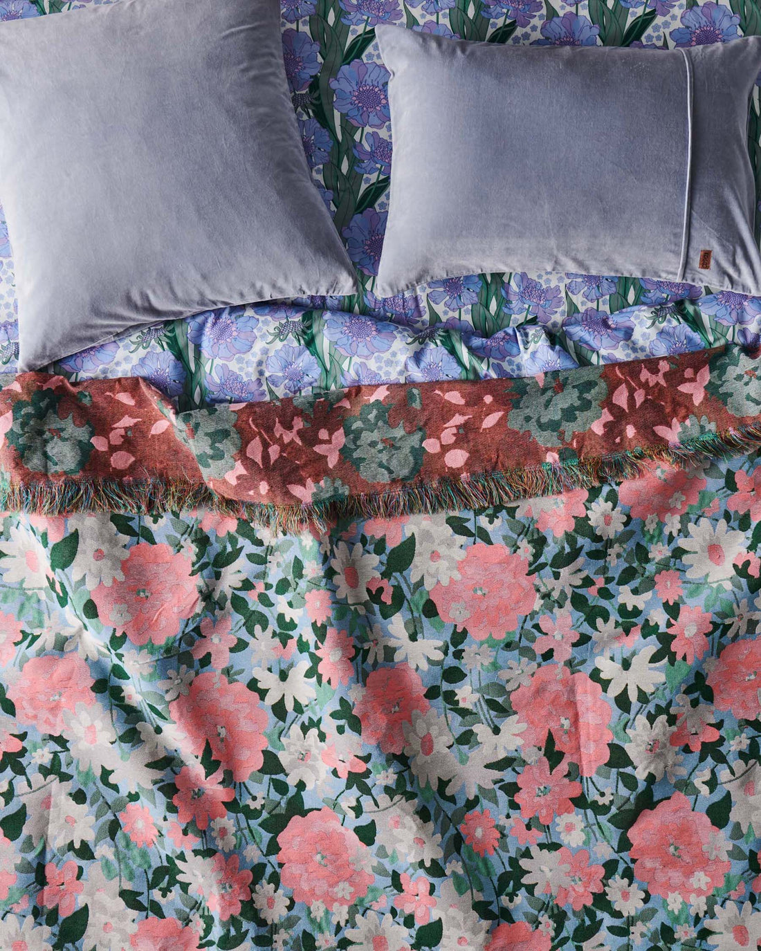 Dreamy Floral Tapestry Throw