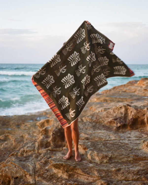 Kip&Co x The Vista Tulip Terry Bath Sheet / Beach Towel